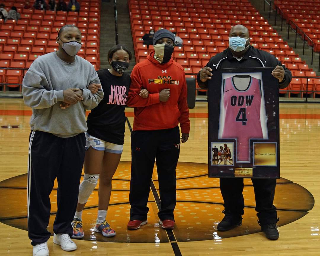 MorganLiv4's tweet photo. Lady Chaps 2021 Senior Night! https://t.co/V1MyteqadT