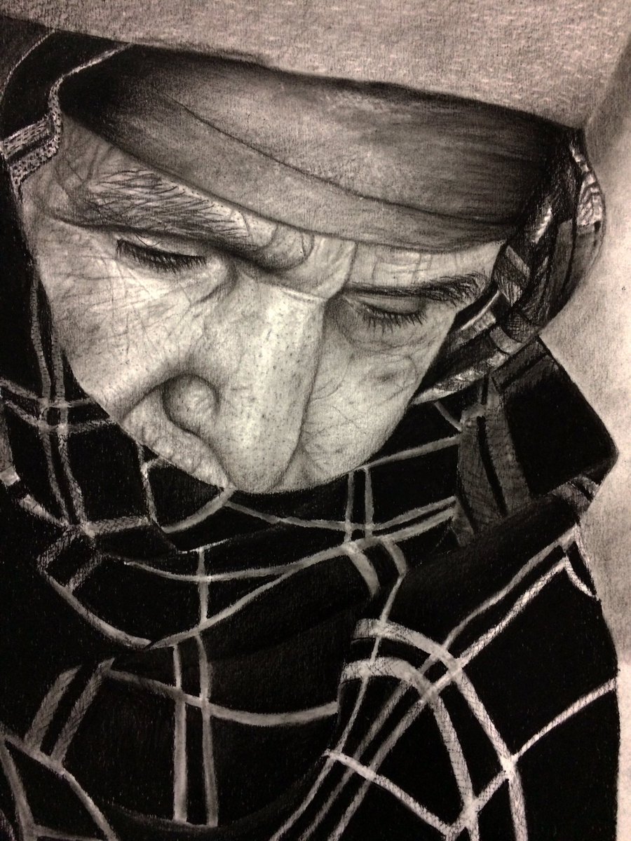 CFDeeDee's tweet photo. Age doesn’t matter ..
What matter most your soul .. 
#كلنا_رسامين #رسم #رسمتي #art #artist #portrait #charcoal #pencil https://t.co/I9mjSD5v4k