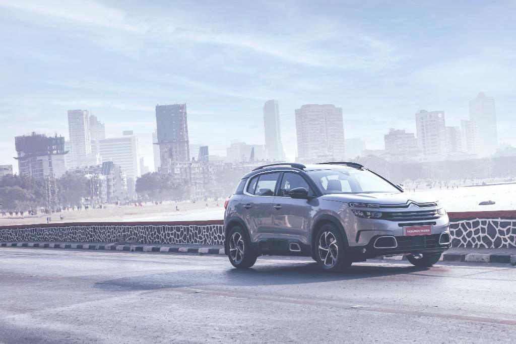 CitroenIndia's tweet photo. From the dazzling skyline to its Victorian architecture, every corner of Mumbai is packed with culture and inspiration. And we can't wait to see how this powerhouse city inspires us again tomorrow, so stay tuned for day 3 of #ComfortClassDrive https://t.co/pjlRlrII63