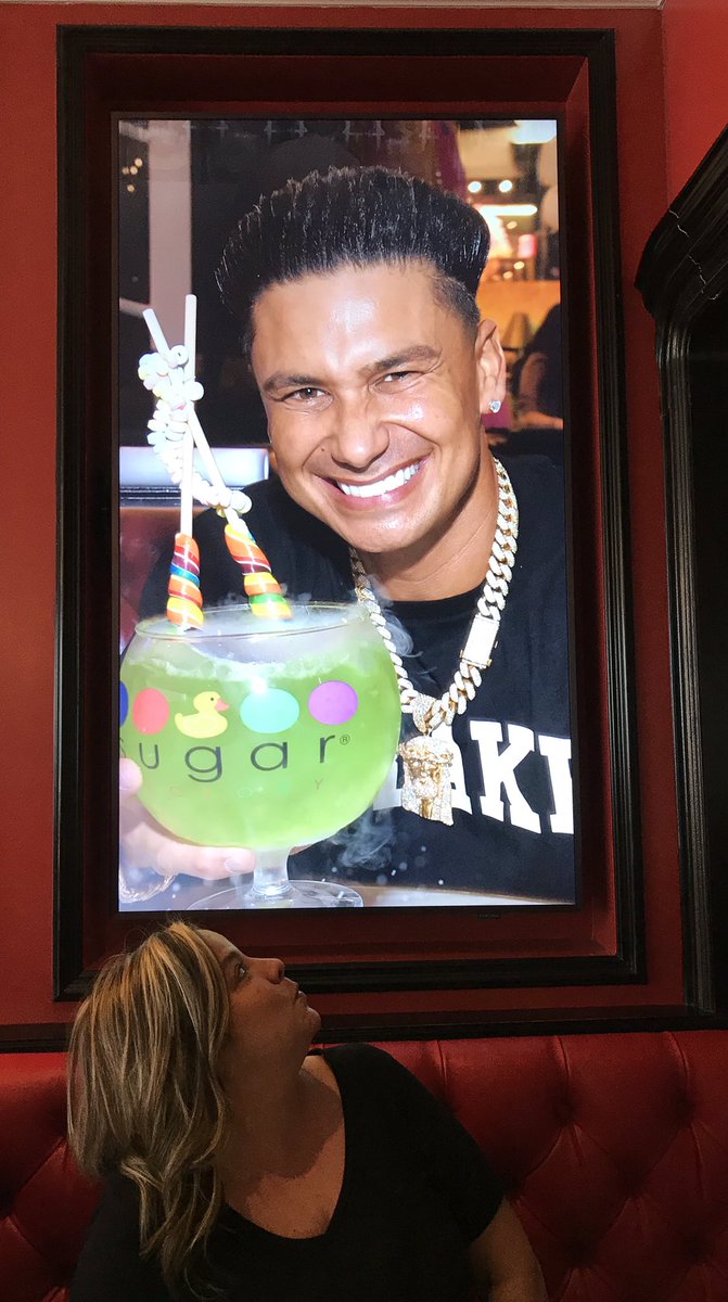 monicab1076's tweet photo. This may or may not be happening right now #fraternizing #myfavoritedj @DJPaulyD https://t.co/ZeaL0W3jbN