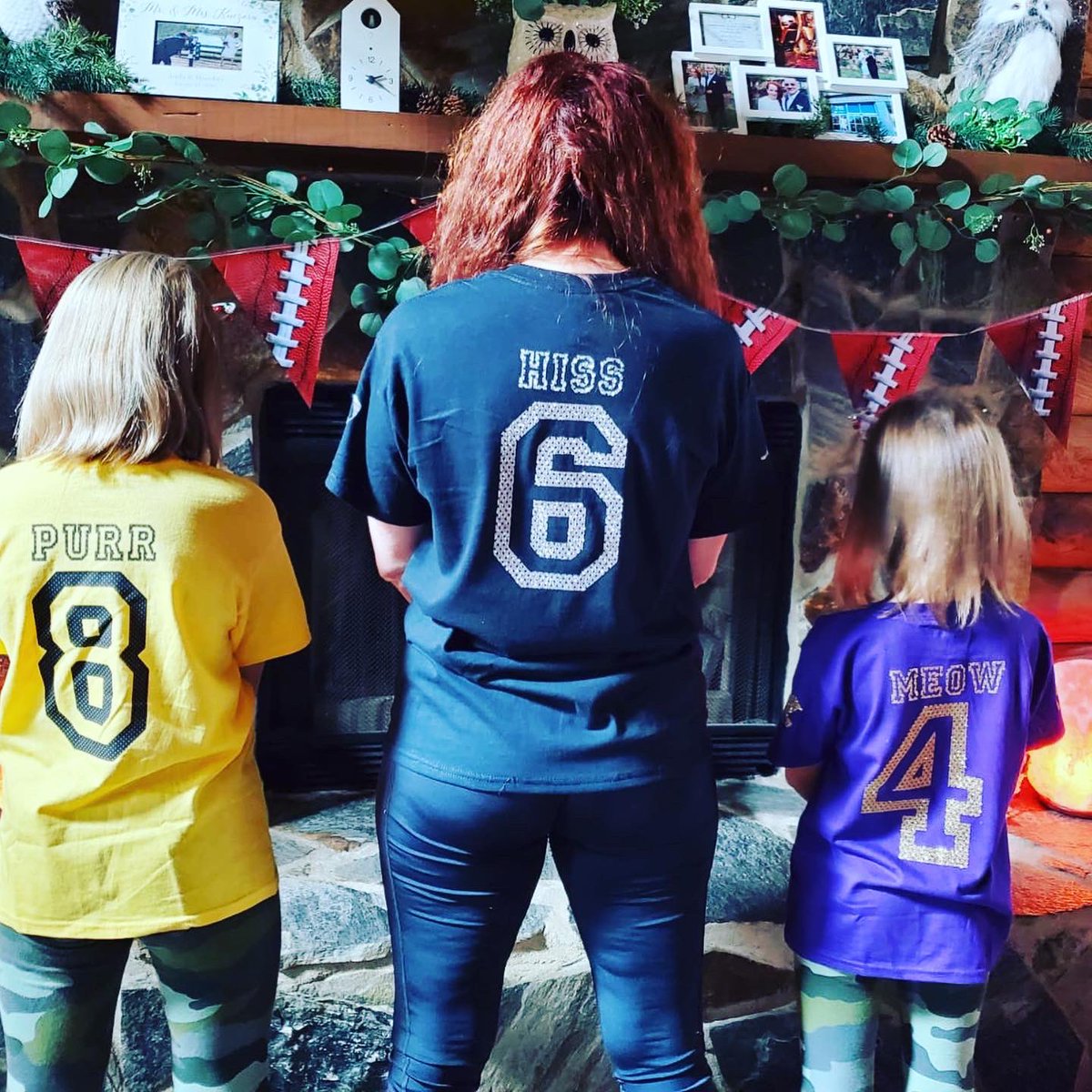 StandUpLibraryN's tweet image. Kids watching their 1st @KittenBowlTV so we made shirts! Finn excited too! 🐱🏈👩‍👧‍👧 @hallmarkchannel #kittenbowl #kittenbowl8 #cats #kids #standuplibrariandesigns #SuperBowlSunday