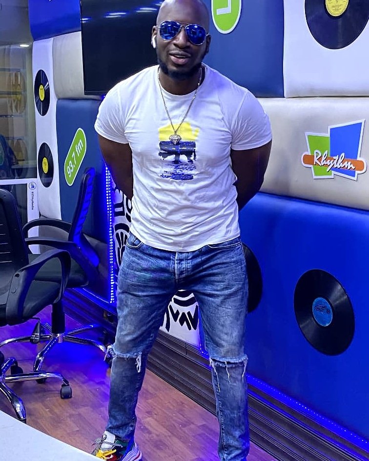 937RhythmFm's tweet photo. You're now tuned in to the sound of Da Magical @djknightNG #SeaSideMix #SeaSideSunday

#KnightPartyMix #DJKnightInTheMix #KeepItRhythm🎶 https://t.co/MiZItZgqLZ