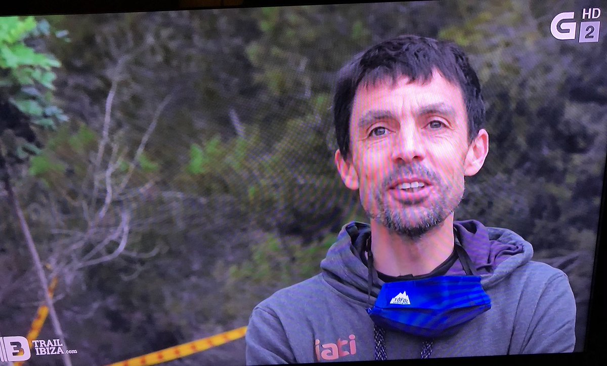 El gran <a href="/tofolcastanyer/">tofol castanyer</a> en la <a href="/TVGalicia/">TVG</a> , explicando su nuevo récord en el <a href="/3diasTrailIbiza/">3 días Trail Ibiza</a> , y el tío cada día más joven, l gran promesa de @Salomon_Spain 😜