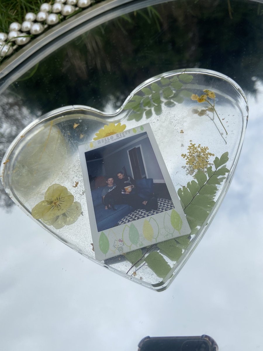 RoseStorton's tweet photo. CUSTOM love heart plaques with your own photographs and chosen flowers, the most meaningful gift🥰🌿 https://t.co/57Qa4haYfH
