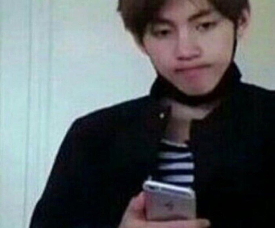 eli_V_BTS's tweet photo. @hey_you_pretty @RhythmHive_twt Same I have to do physics now https://t.co/fd821I55An