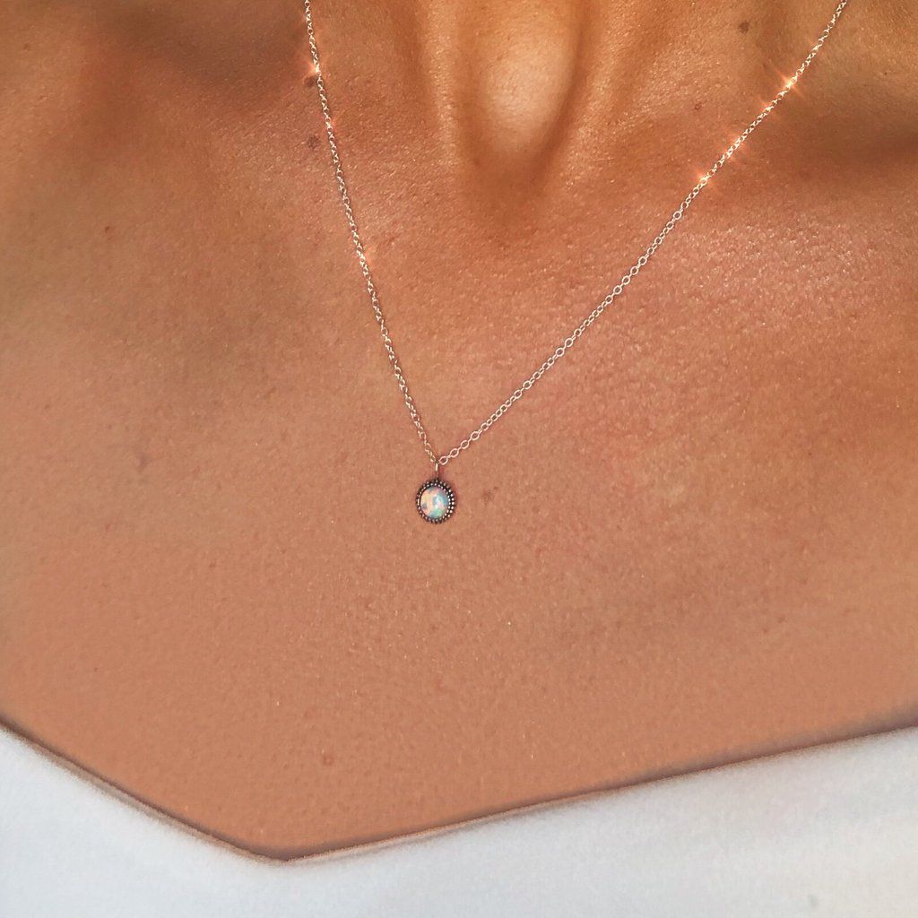 Jenems_'s tweet image. our  fire snow gemstone necklace is BACK IN STOCK ✨ just in time for Valentines 😉 💕 jenems.com/collections/st…