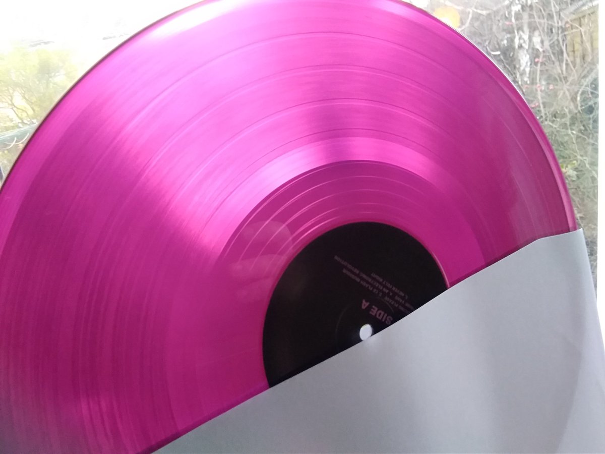 flashcassette's tweet image. &apos;Remember when CD&apos;s put the vinyl industry out of business? Well now vinyl is getting revenge!&apos;

Grab a copy of &apos;333&apos; on beautiful transparent vinyl 

Available now over on our bandcamp page! 😎📀

#Synthfunk  #Vinyl