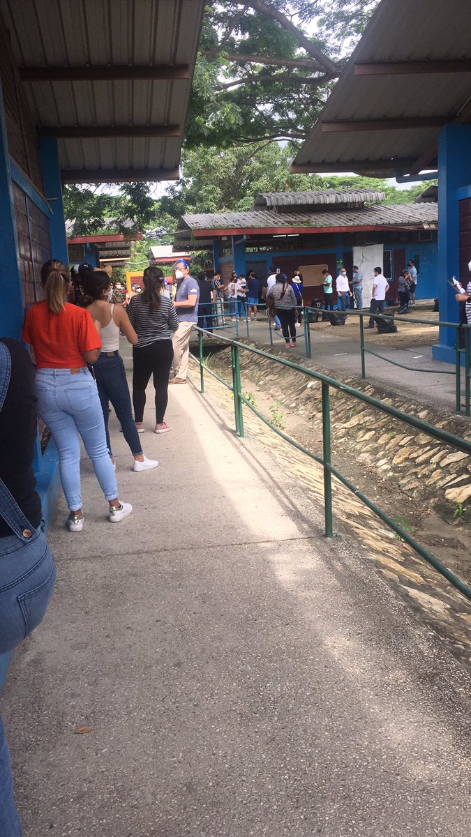 porthodent's tweet photo. #annesullivan #vialacosta @Urb_ViaLaCosta se puede entrar sin hacer fila gracias a dios y hay distanciamiento https://t.co/42NwNRPucw