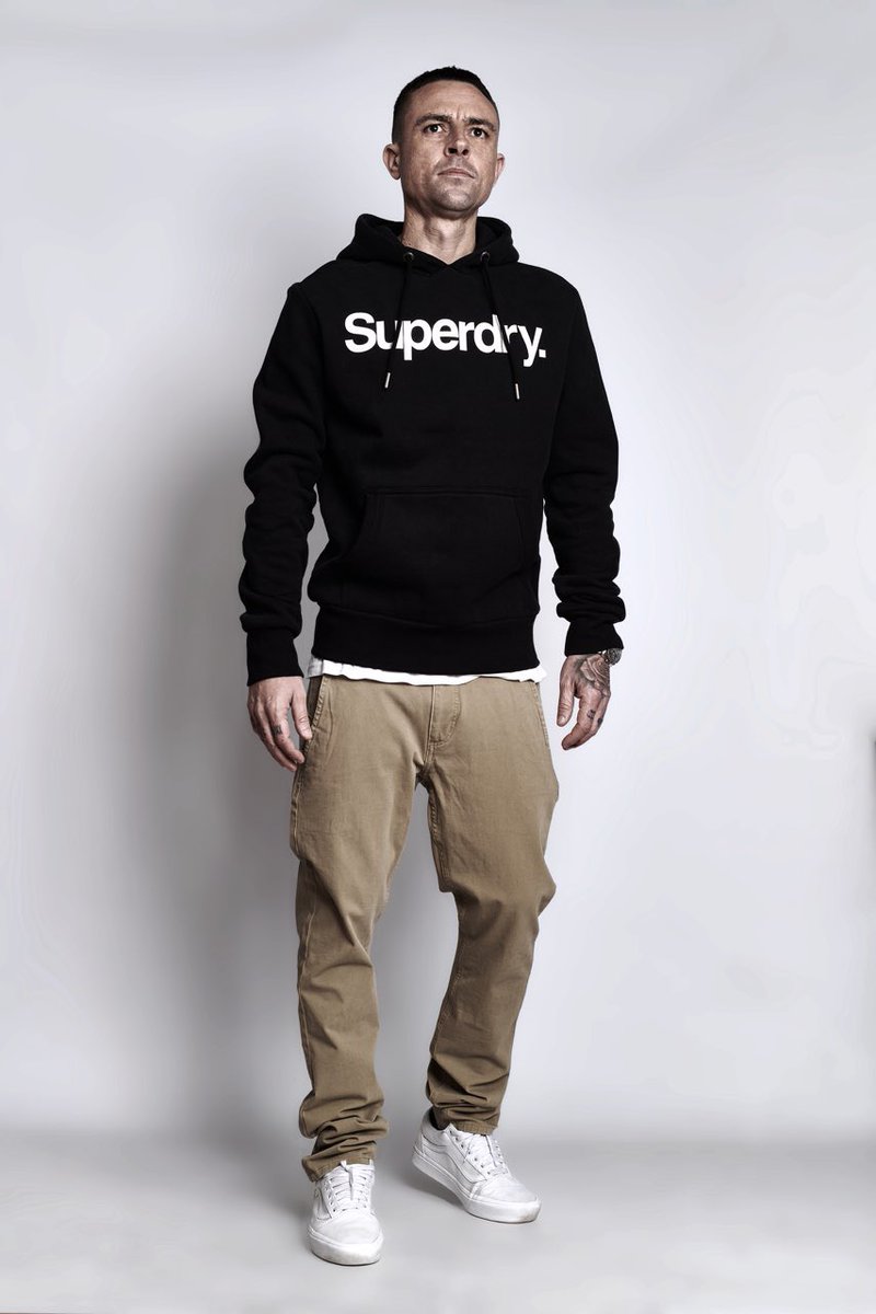djdavidserra's tweet photo. Vienen cosas chulas muy pronto...
#deejaylive #streaming #electronicmusic #superdry @Superdry #spain #deejayalicante #music https://t.co/5SQNtqVWgS