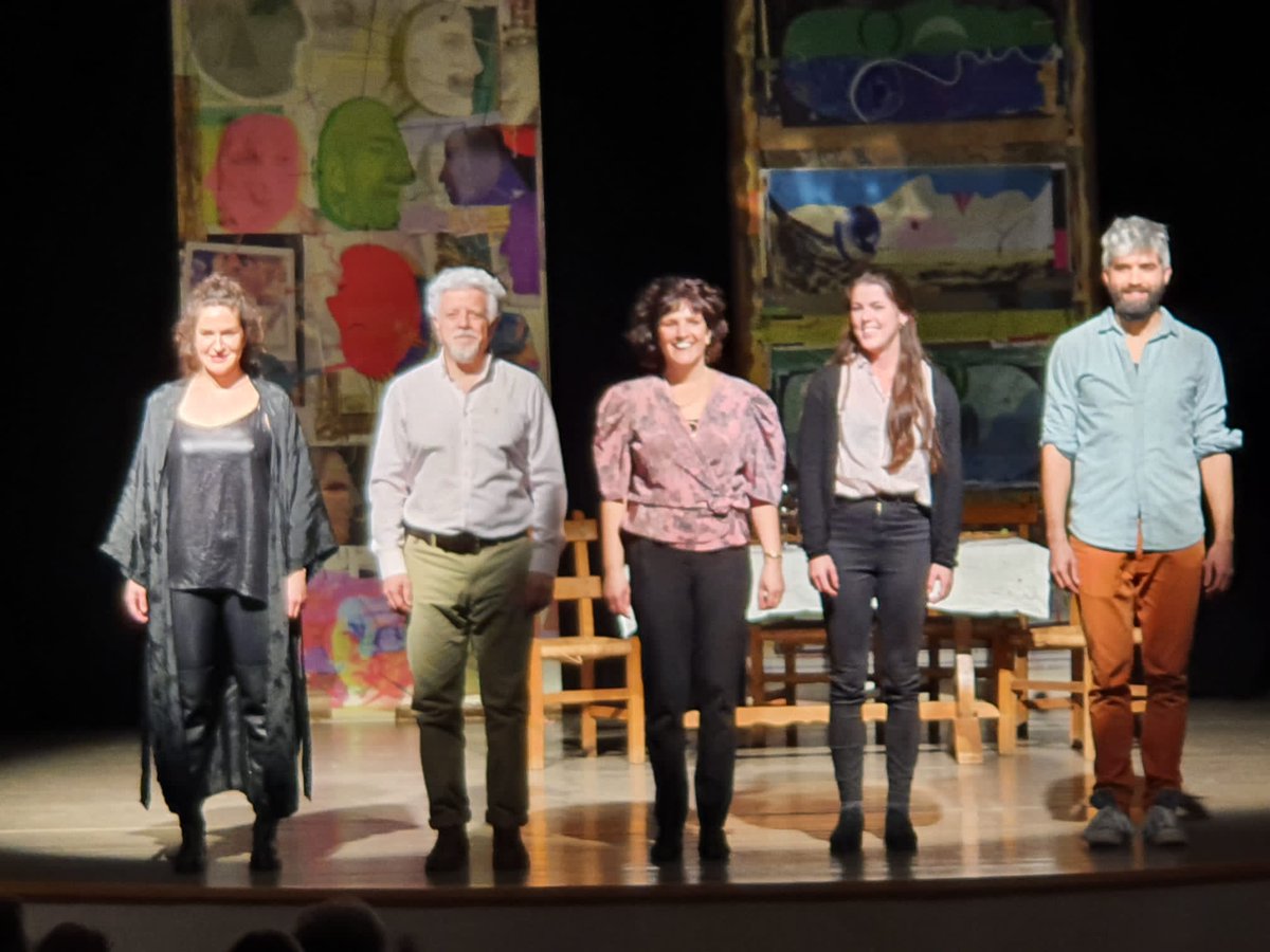AjuntamentGurb's tweet photo. Tarda de teatre avui a Gurb amb la companyia @CosmogoniaT que ens ha presentat l'obra 'Ambre'.

Una obra molt divertida!
#LaCulturaEsSegura https://t.co/Ohad24FU7n