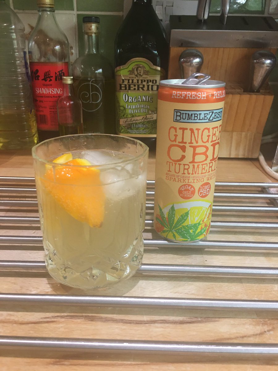 Day 7 #dryfebruary with <a href="/BumbleZest/">BumbleZest Drinks</a> #Ginger #CBD and #Turmeric #vegan sparking water.