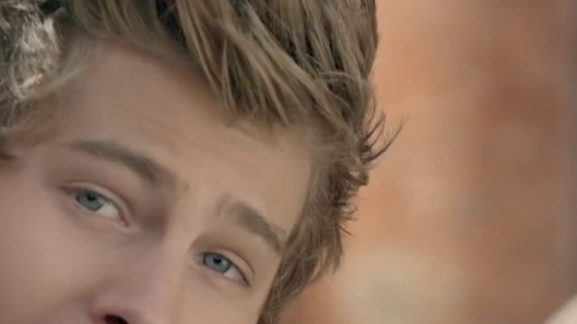 flatlukes's tweet photo. I did something, again @Luke5SOS 
#1yearofnoshame  #7YearsOfSLSP https://t.co/E0uIdUGJJ8
