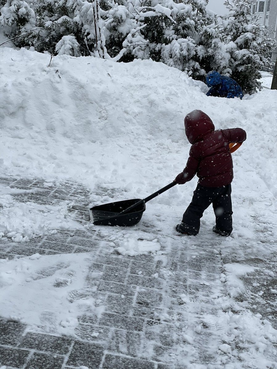 EdgewaterNJCom's tweet image. #Snow #LittleHelper #EdgewaterNJ