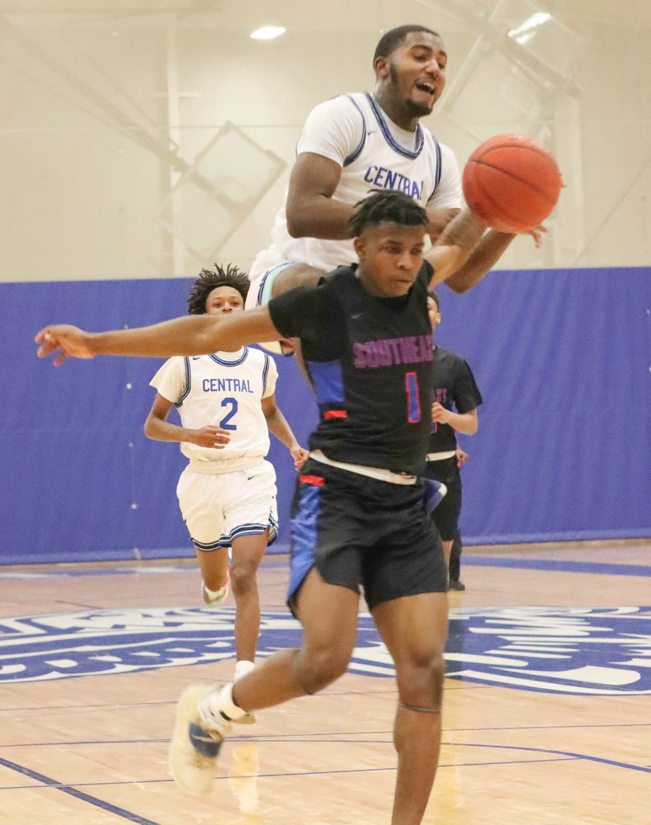 smokeymom's tweet photo. Central Diante' Morton. @CentralHS_KCPS @KCPS_Athletics https://t.co/hTe6Ewo5YV