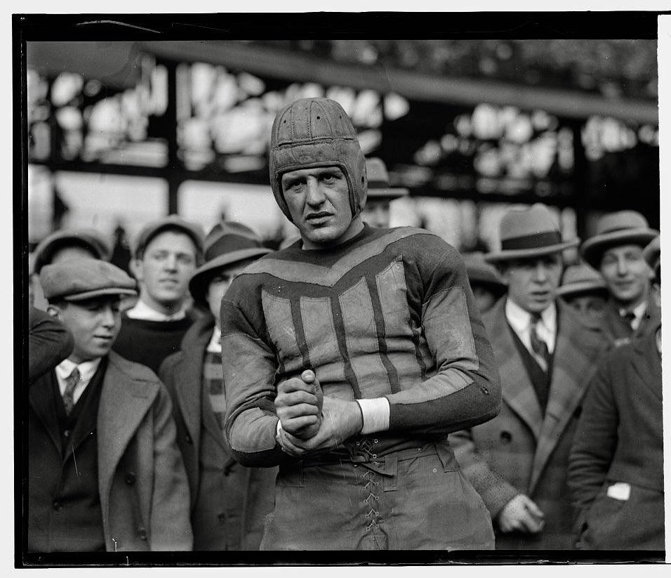 The  #SuperBowl   has long been the top sports event in the US. But 100 years ago pro football was a minor league affair, viewed as derivative to the college game.To see how far the  @nfl has come, let’s look at the backlash in 1925 when college star Red Grange turned pro 