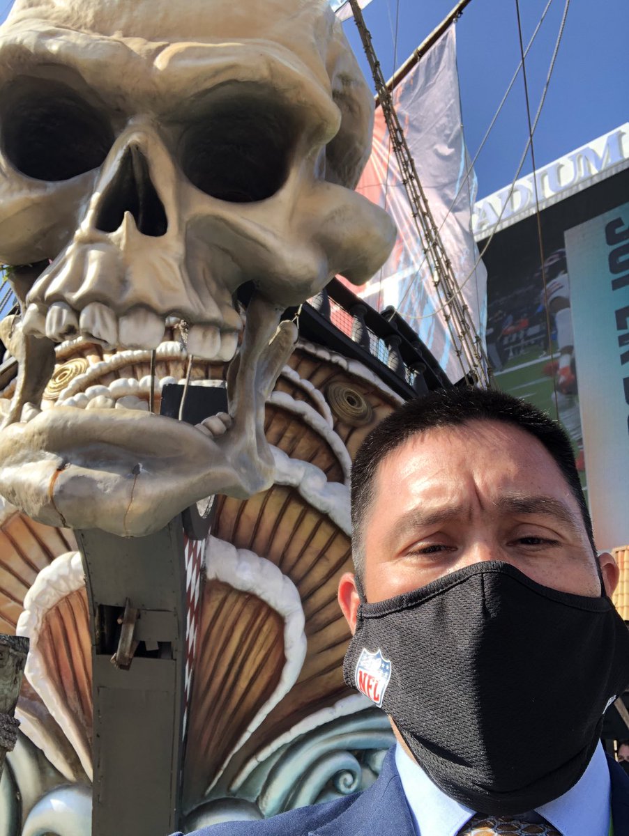 Everybody is almost ready for ⁦<a href="/SuperBowl/">Super Bowl</a>⁩ LV , including the pirate ship!