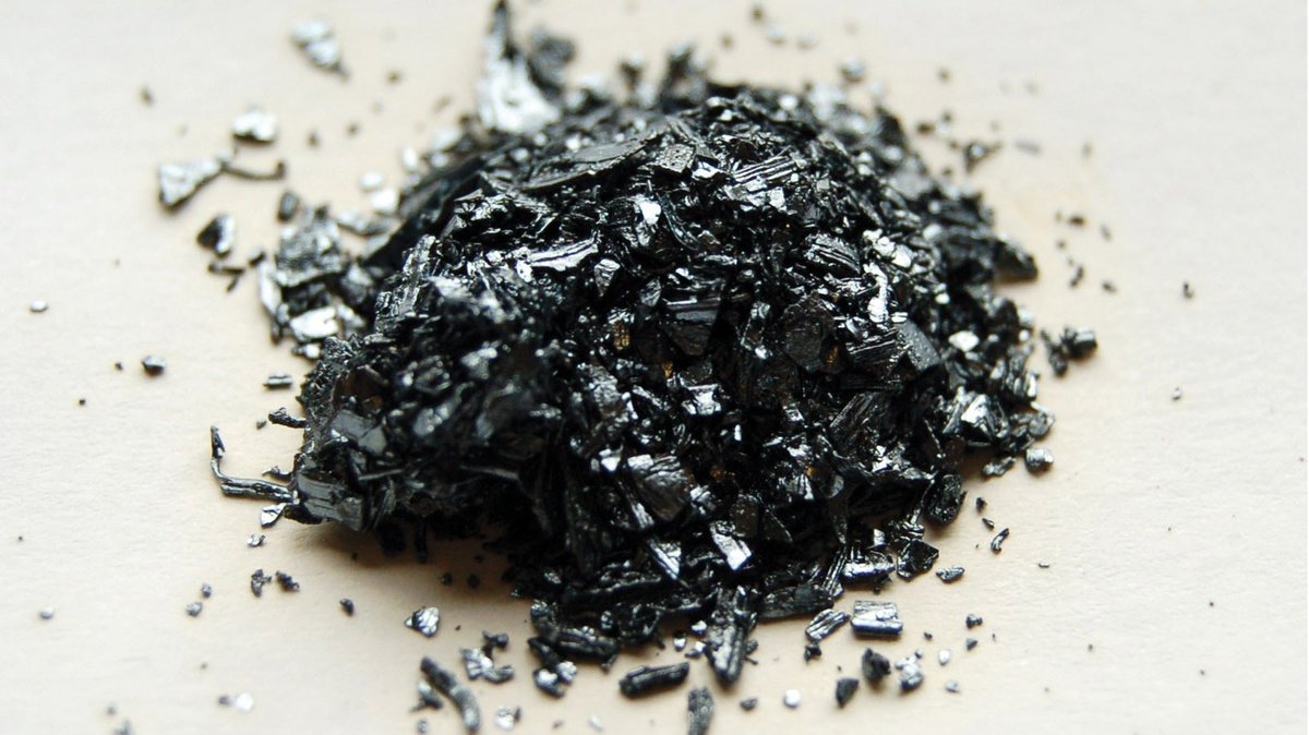 3) IodineA must for thyroid, hormonal & metabolic healthThe fear mongering done against salt has it that some people, particularly women, don’t get enough in their dietYou need such small amounts for optimal well-beingEat seafood and you’ll be good