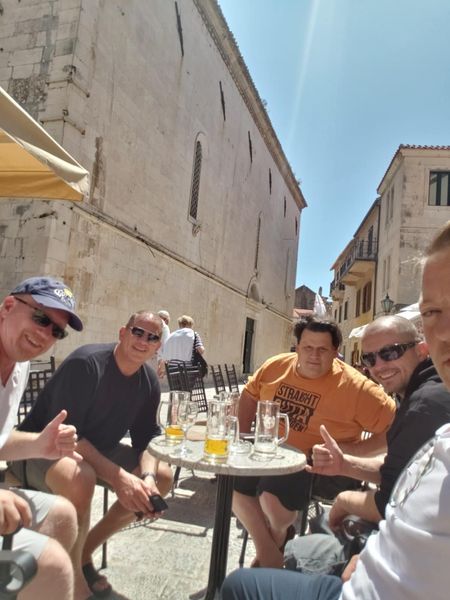 KuchVan's tweet photo. Remembering good times with old friends not long ago.  Lost another friend this week - 2 in last month. He will be missed by friends &amp; family.  Another reminder to to live in the moment and to keep connections as close as possible as life isolates us right now. https://t.co/I0dTPH6lPr