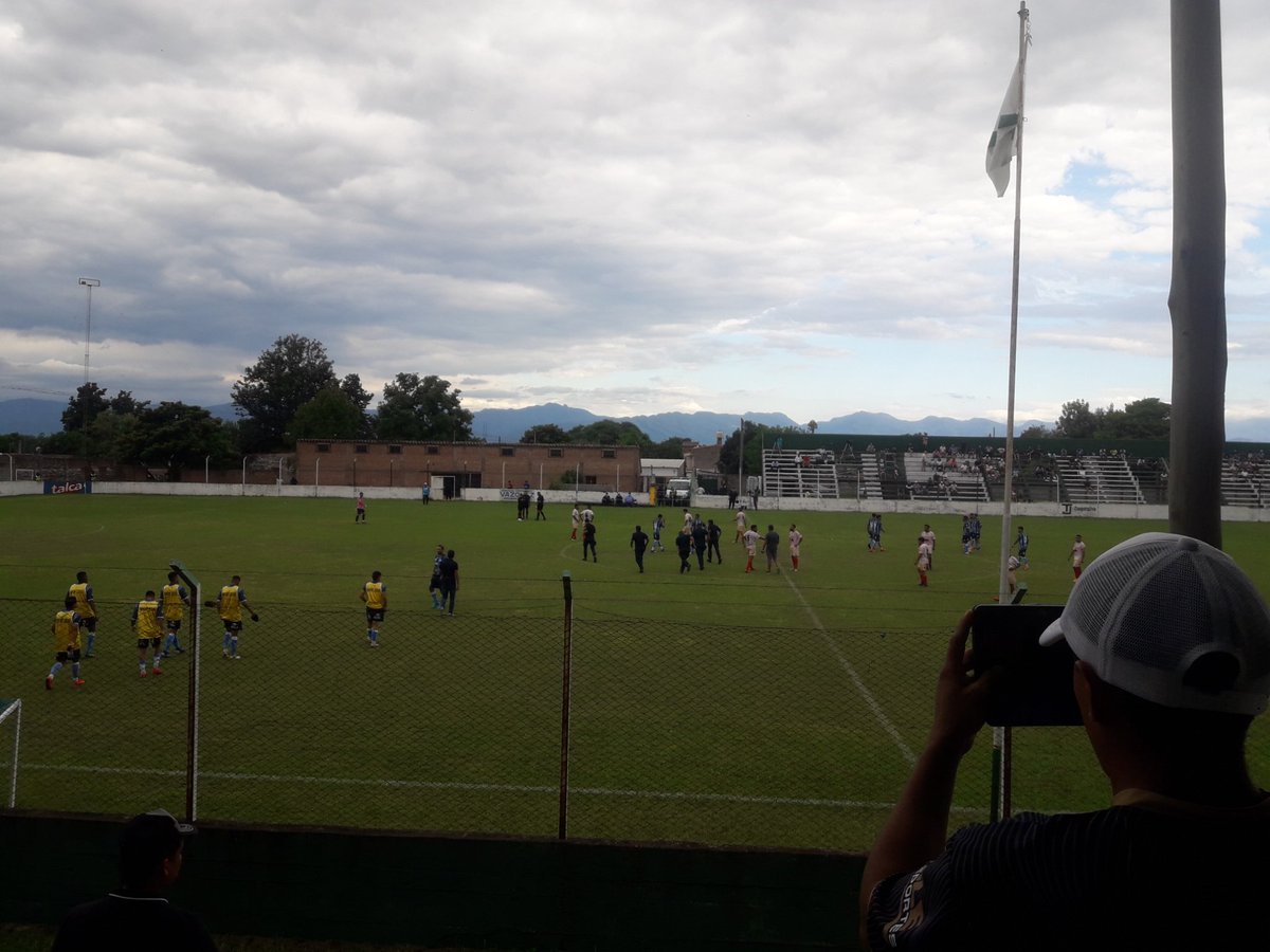 #RegionalAmateur || Final de los primeros 35 minutos. 
#DvoLaMerced y #GyT no se sacan ventajas.

<a href="/RocioDelHuertok/">Rocío ⭐⭐⭐</a>