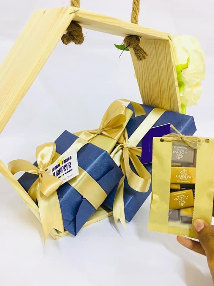 wrapser1's tweet photo. Blue is the new black 💙
.
.
.
.
.
#wrapser #flowers #chocolate #giftforher #gifts #wraping #handmade #creative #happy #think #positive #craftideas #weeding #engagement #stayhomedosomething #activelifestyle #activities #stayhomestaysafe https://t.co/wzxeSA4yGy