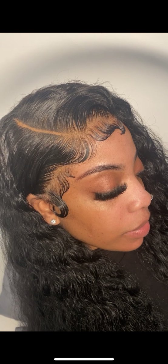Dearra literally forced me to do these baby hairs 😂😍 frontal action. 💋 in her Beyani hair. Would y’all rock these baby hairs?!