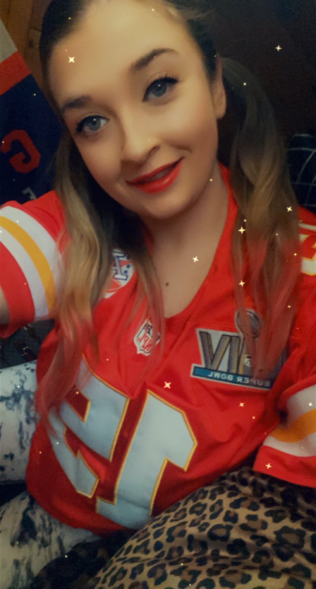 Not a chiefs fan, but I am a <a href="/PatrickMahomes/">Patrick Mahomes II</a> fan. Currently watching Super Bowl XLVI to warm up for this party ! #SuperBowl