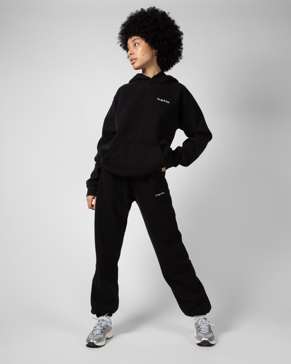 titoloshop's tweet image. Sporty And Rich Winter Drop is online now.

this way 📲 bit.ly/39JfZxA

● Classic Logo Hoodie and Sweatpants "Black" 
x-small to large.
🔎HO072BK and SW072BK

● Health &amp;amp; Wellness Tote "Black" 
miscellaneous.
🔎 AC072BK

#titoloWMAN
#sportyandrich
#winterdrop
#titolo