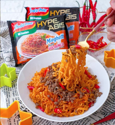 Indomielovers's tweet photo. Jangan ketinggalan hype, beli #Indomieghetti sekarang dan cobain rasa baru yang unik, UUUNIKMAT! #Hypemieghetti

p.s. foto Indomie Mieghetti Bolognese dari @hungryfever, bikin pengen kan... https://t.co/Uj5WHRm1u5