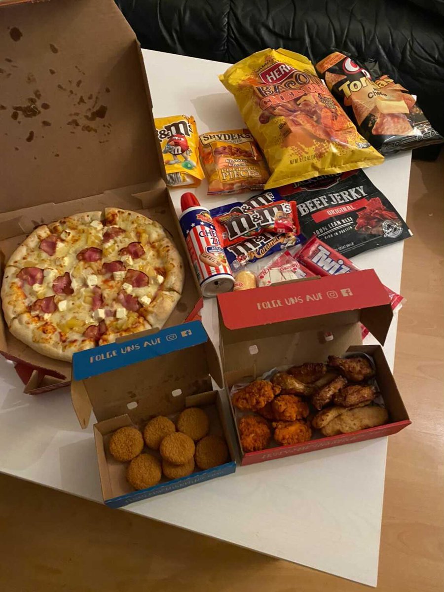 #noFoodnoSuperBowl 
#ranNFLsuechtig 
#SuperBowl