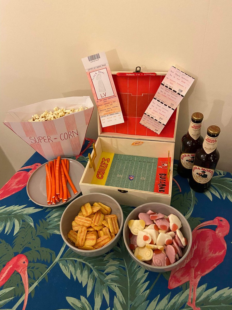 PreedyPhysics's tweet photo. Edinburgh power cut isn't going to stop us enjoying the Superbowl tonight ! Fajitas and nachos down, snacks are up. #superbowlLV @NFLUK https://t.co/amYzvWtfs1
