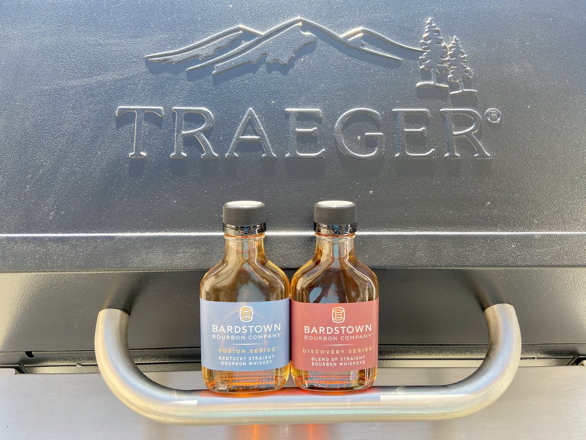 ResonantProse's tweet photo. Beautiful SoCal Sunday! Great bourbon in my glass and tri-tips on the smoker. Life is good! #Bourbon #traeger #smokedmeat #bardstownbourboncompany https://t.co/A3qi9m3BZH