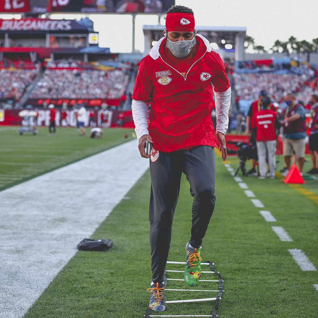 Chiefs's tweet photo. These cleats though 🔥 https://t.co/cFzNeejPWg