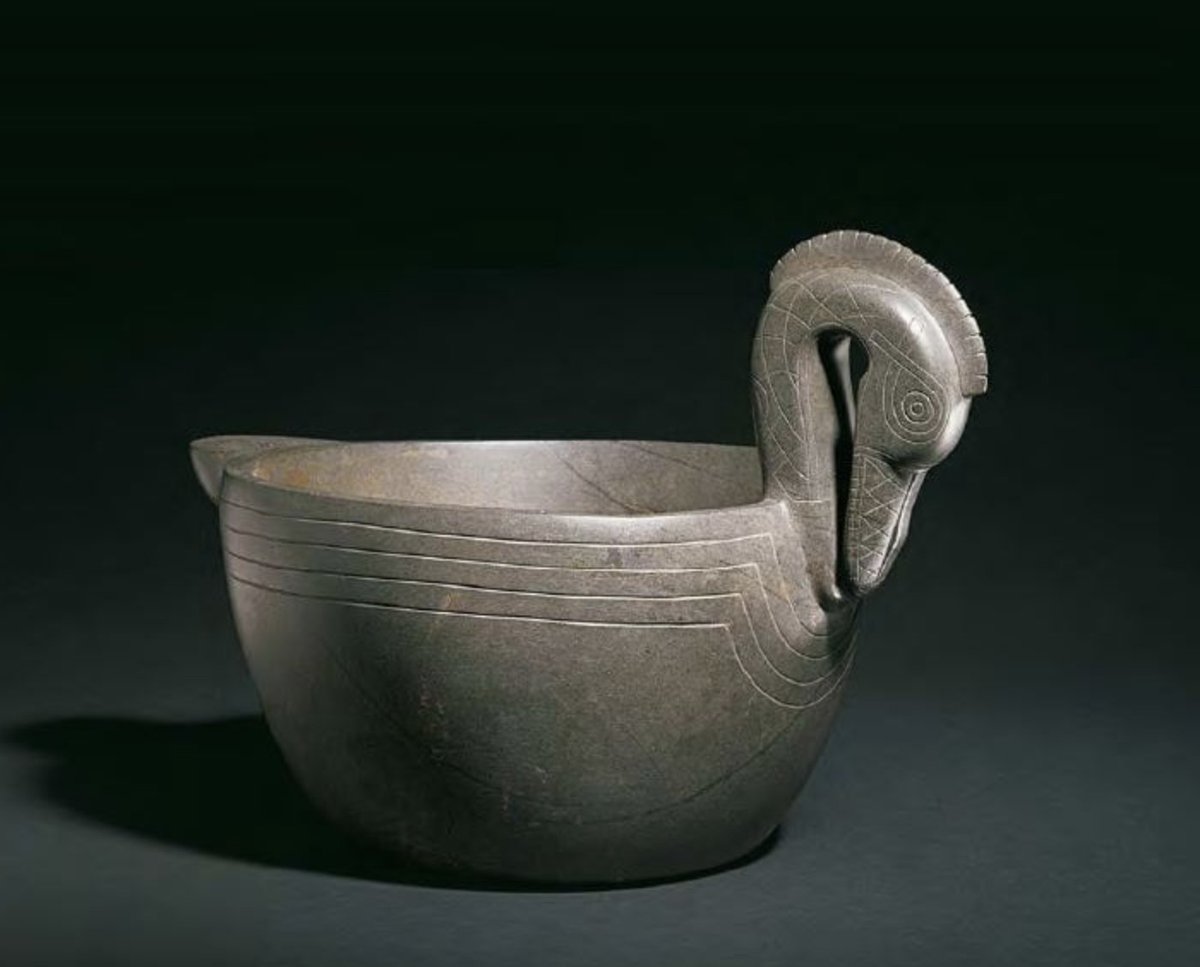 The Moundville Duck Bowl, a stunning example of indigenous Mississippian culture and craft, carved from a single piece of stone. Discovered in the early 1900s in Alabama. Made in the 13th or 14th C.  Moundville Archaeological Park