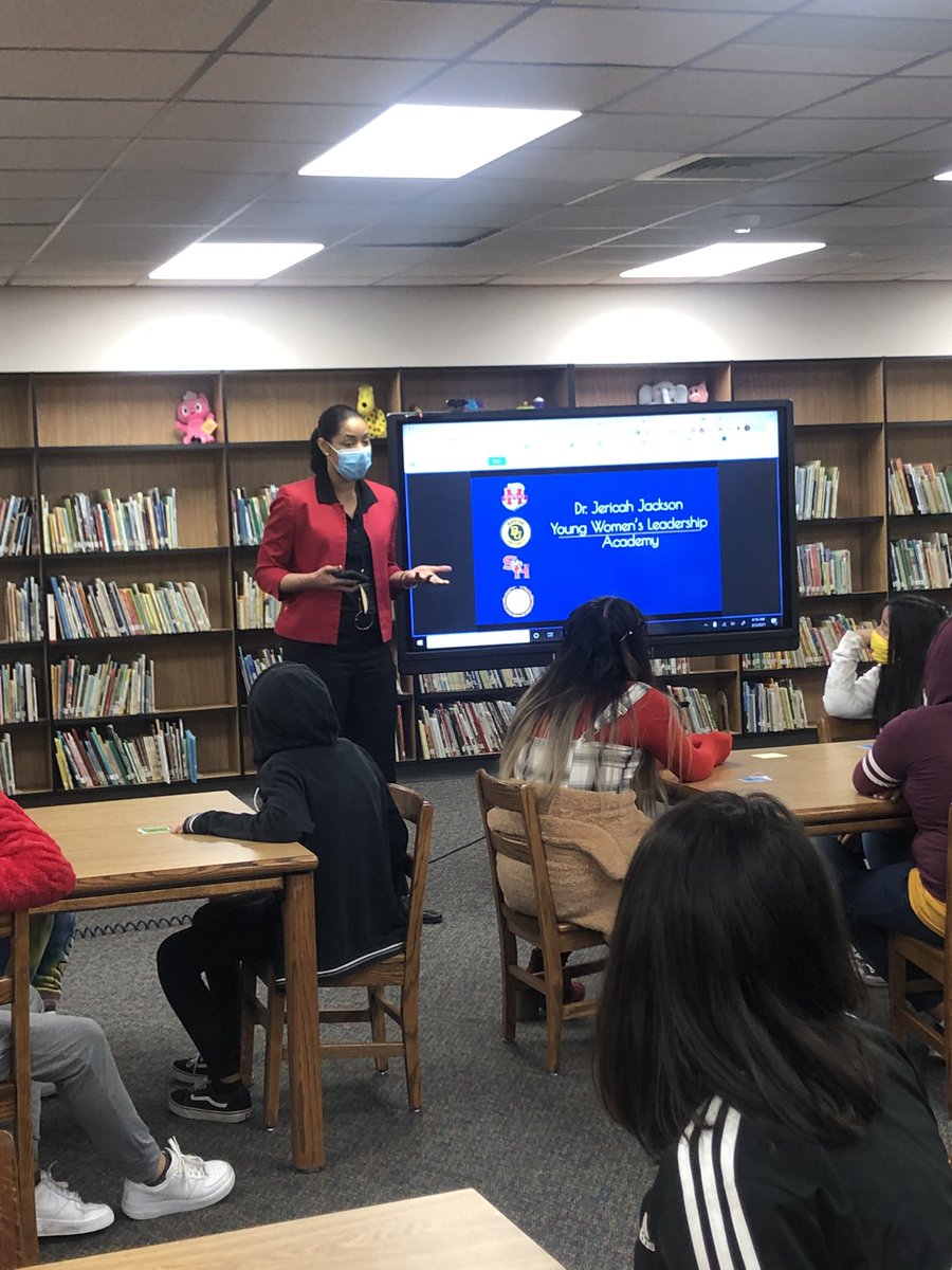 barnesriley6's tweet image. Thank you Dr. Jackson for speaking to our future young women leaders from @BlackES_AISD 💗💗💗 @TwianaCollier @CharJDavis61 #StayLinked #AldineAnywhere
