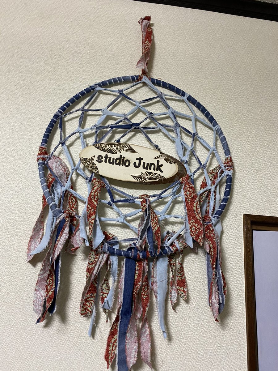 junkkeycrew's tweet photo. グッド朝🌞
昨日は三本撮影してきました🔥
写真はお客さんに作って頂いたドデカドリームキャッチャー看板😍😍😍
#studioJunk https://t.co/LtAzzjKSE8
