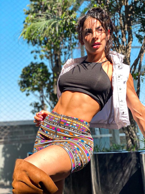 Super 🏈 Bowl 🖤 Outfit ✔️ https://t.co/pGqO1rjGyj<a href="/tag/hastaquearda"class="tags"><span>#hastaquearda</span></a>