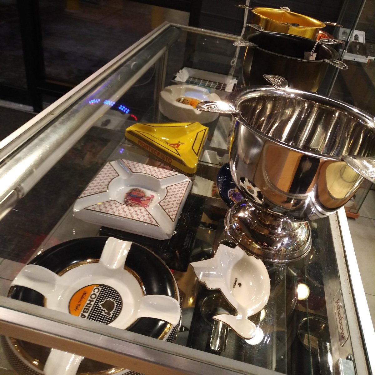 We have a great selection of cigar ashtrays in store. 

**must be 18+ to enter and purchase 
#cigarlife #cigaraccessories