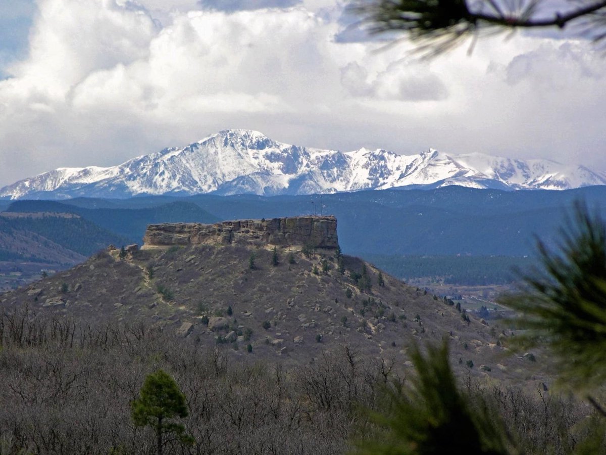 ColorfulCOCltv's tweet photo. Congratulations to Rosemary Clark for being our featured photographer of the week! 

“Castle Rock, CO and Pikes Peak to the south.” 

We share shots of Colorful Colorado! 💙🤍❤️💛 #colorfulcoloradocollective or tag @ColorfulCOCltv for Daily Features! Join us on FB! Link in bio! https://t.co/T7AMf1wpZ4