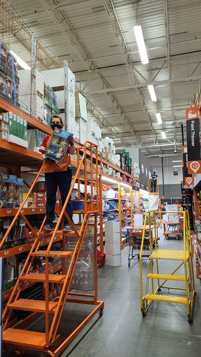 Taking advantage of a slow day to get some power pack down done! Great job Beth and Josh! <a href="/NathanMcAleese/">Nathan McAleese</a> <a href="/jefflimle/">Jeffery Limle</a> @JCA4629 <a href="/EgnaticJ/">Jeff Egnatic</a>