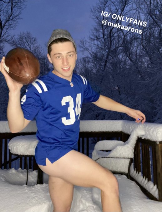 Who we rooting for? (I have no idea who Richardson is) Full shoot and more on OF! https://t.co/hjBI1