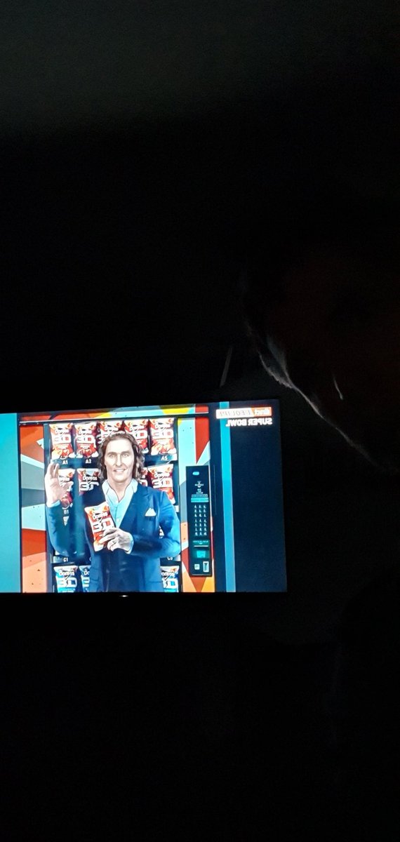 ClinMarcJR's tweet photo. @lachainelequipe #lequipenfl nous offre les pubs américaines du Super Bowl 👍 https://t.co/u51DS9nMR5