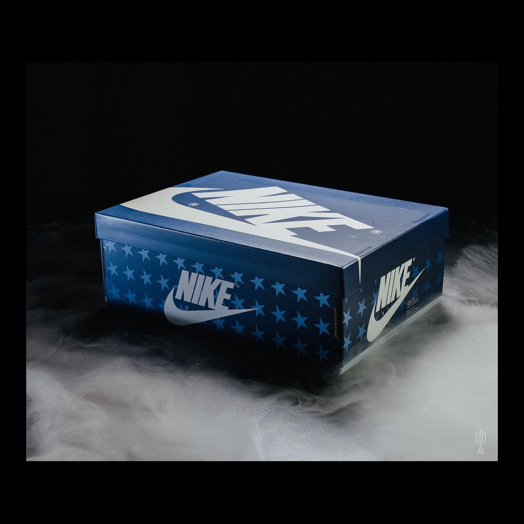 sneaker_wars's tweet photo. 【海外2月10日発売予定】トロフィー ルーム × ナイキ エアジョーダン 1 レトロ ハイ OG SP "フリーズ アウト" ホワイト/バーシティ レッド-セイル-ブラック(DA2728-100)
⇒https://t.co/EkzSBcIqDp
#sneakerwars #スニーカー #ナイキ https://t.co/5UQWqbaRtr