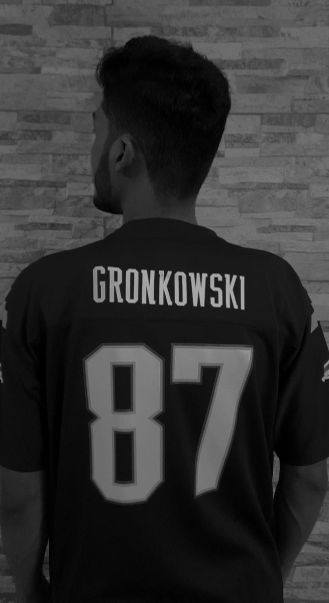 playwitharies's tweet photo. Raise the flags!! 🏈 #SuperBowlLV #Buccaneers #GoGronk!! https://t.co/1UI7kQG2v7
