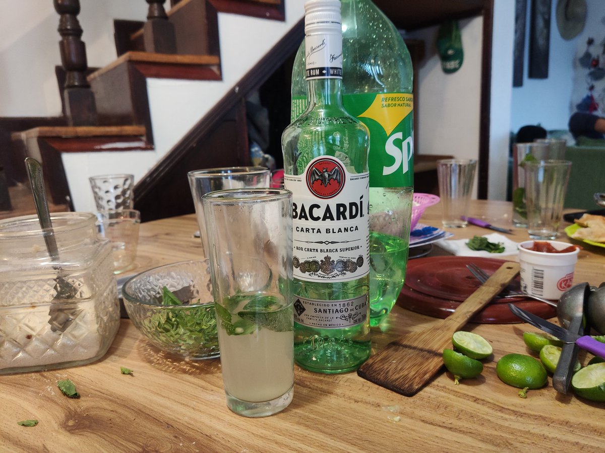 _Livera's tweet photo. @XiaomiMexico Para pasarla bien mientras veo #MiSuperBowlLV #xiaomimi9 https://t.co/BrNkTChxXp