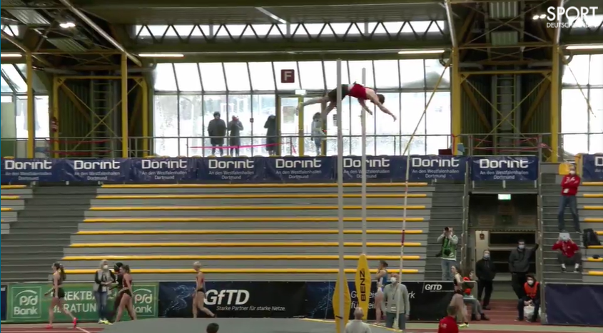 RunBlogRun's tweet photo. Torben Blech took 3rd in 5.65m, the PV was actually won by Ernest Obiena (Philippines)  in 5.68m. Ernest won in #istafberlin and #dortmund! 

#PSDBank  #IndoorMeetingDortmund, Feb 7, 2021, photo and comments by @stuartweir, @euroathletics,  #theshoeaddicts, #runningnetwork, https://t.co/duKZP32jsJ