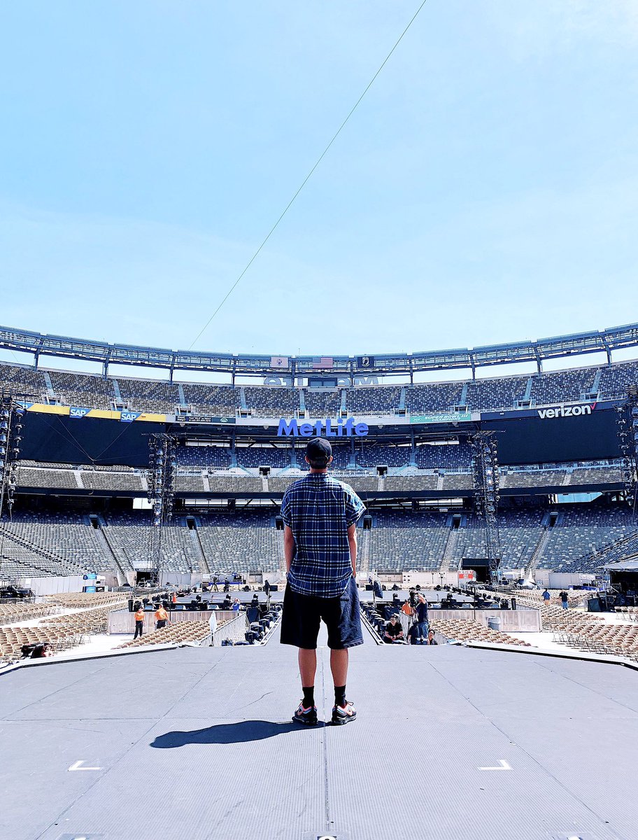 namjoon being the view — a peaceful thread ;