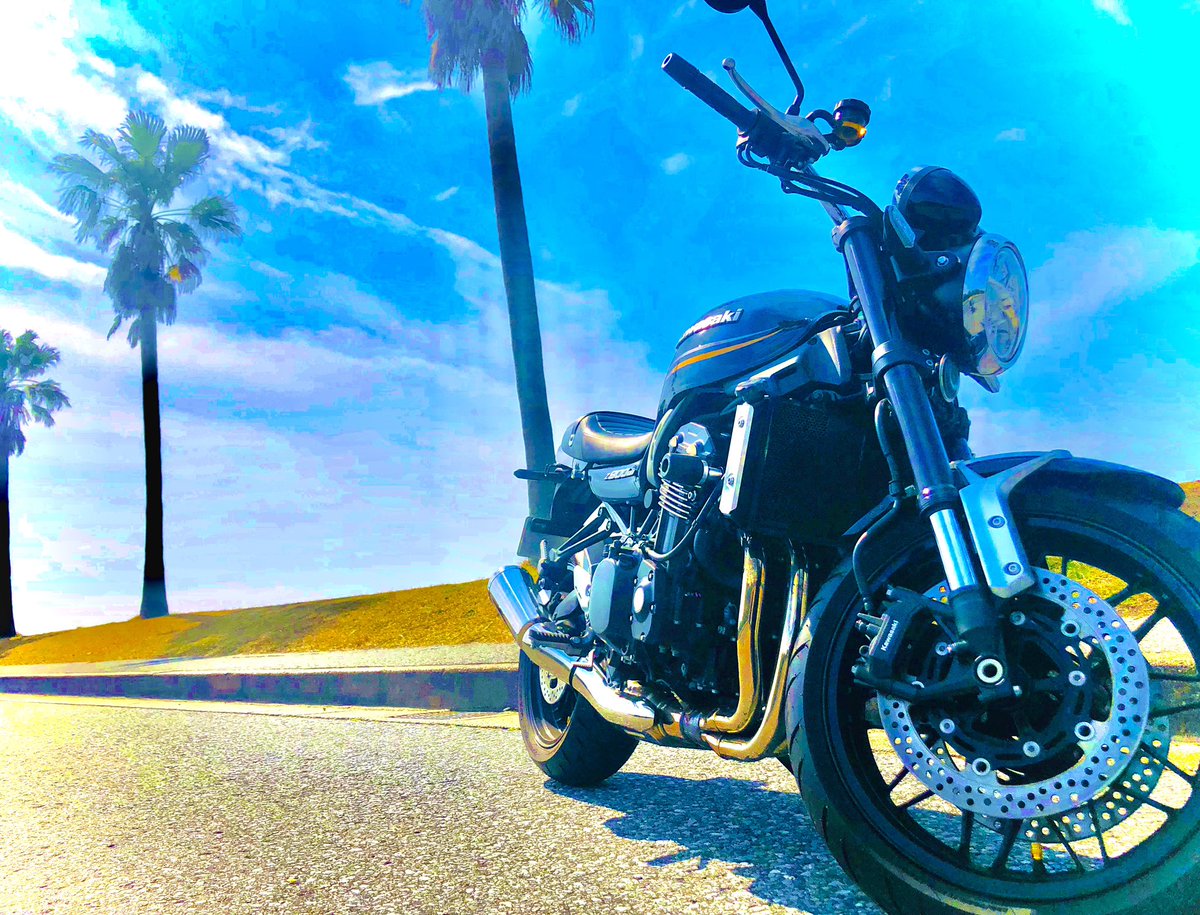 z9rider's tweet photo. 昨日21歳になったので、ꫛꫀꪝver
名前：ぜっとらいだ〜
性別：男
年齢：２1歳
住み：茨城県
身長：169㌢
バイク歴：1年7ヶ月位
車種：z900rs
好き：バイク＆バスケ
一言：気軽にfollowme！
  話しかけて下さいな😆
 #バイク乗りとして自己紹介 
#バイク乗りとして軽く自己紹介
#z900rs #Kawasaki https://t.co/U7wGUv24aZ