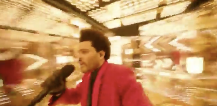 TSN_Sports's tweet photo. When you try to Snapchat your friends but you're in the middle of the Super Bowl halftime show: https://t.co/o8S3R6PebM
