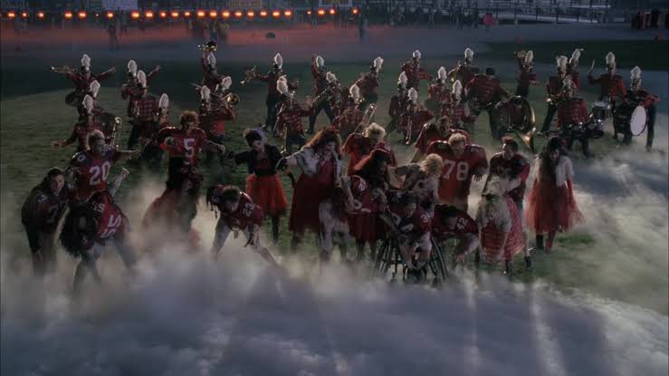 take the @OfficialGLEEtv #Thriller mashup, but make it #SuperBowl 

<a href="/theweeknd/">Abel Tesfaye</a> #SuperBowlWeeknd