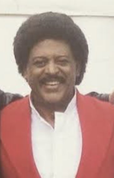 vidaboheme's tweet image. Wilfrido Vargas partiéndola en el #SuperBowl. Kimostroooh!!!